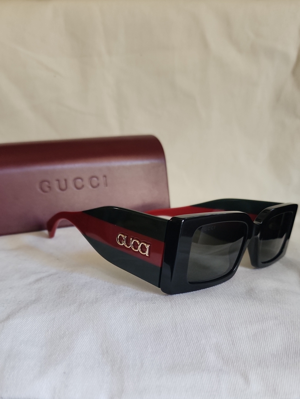 *Authentic** Gucci Black & Red Thick-Frame NEW POP WEB